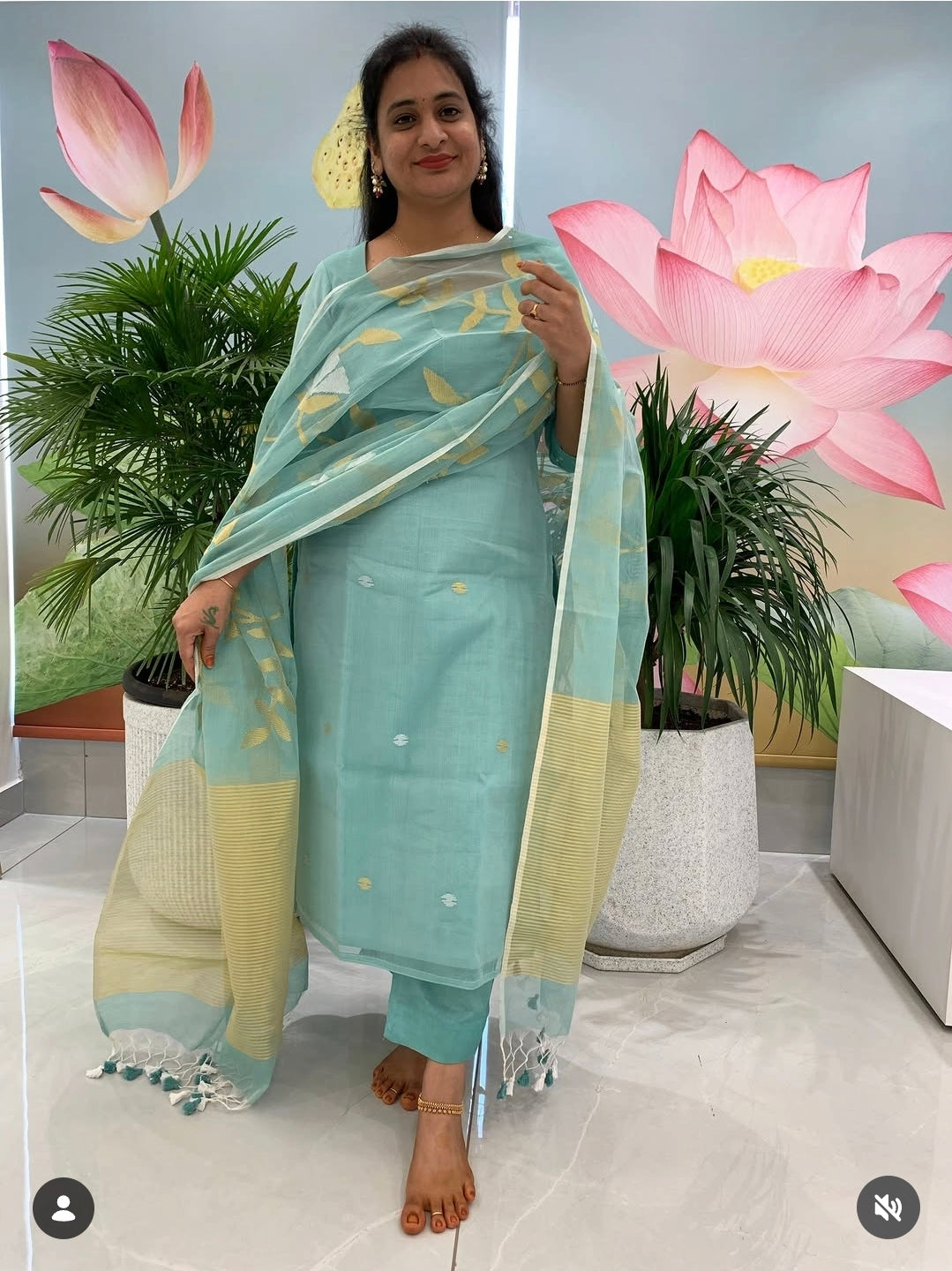 Muslin Jamdhani 2 piece set - dupatta with all over weaving